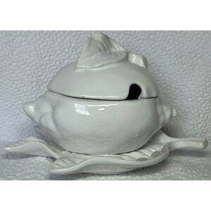 Bordallo Pinheiro White Covered Soup Bowl 4 1/2”H x 5 3/4”L x 5 1/2”W Overall Sz